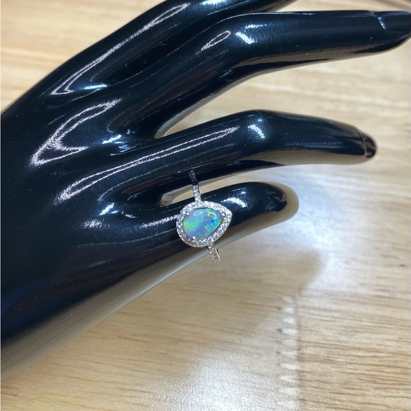 Australian Lightning Ridge Opal and Diamond Ring - Picture 10 of 17